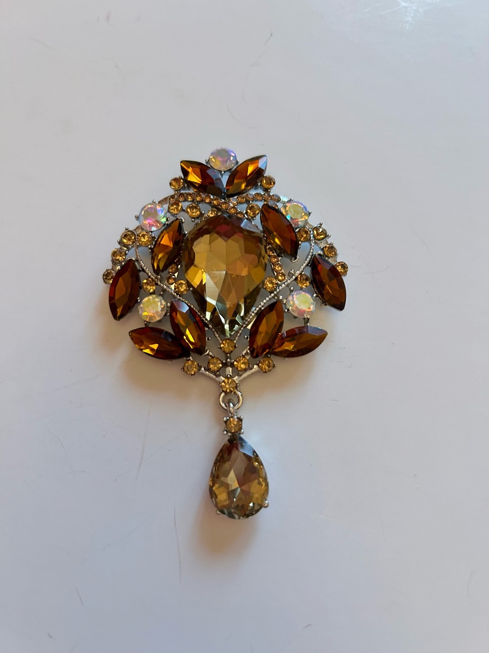 Aratta Gold-Tone Amber Crystal Brooch and Pink Butterfly Hair Clips Set